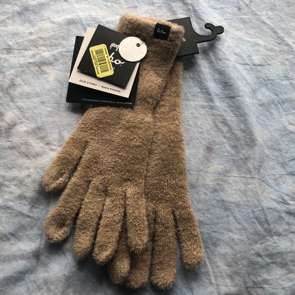Women’s echo touch gloves, NWT
